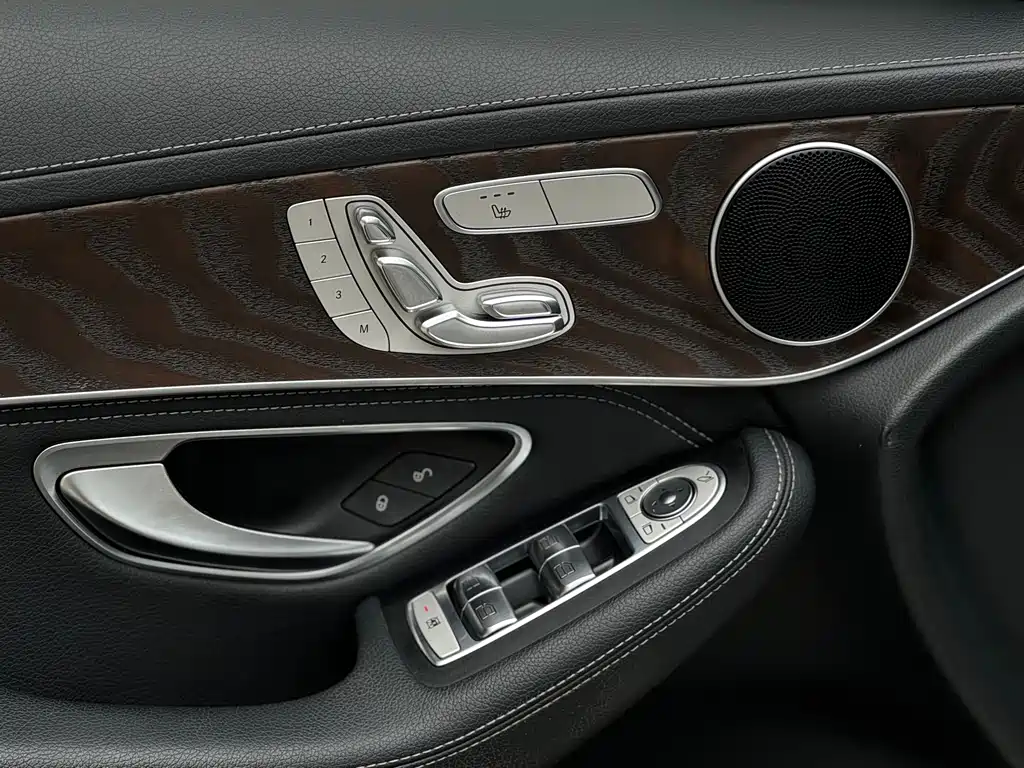 Mercedes-Benz GLC 2016 — фото 14