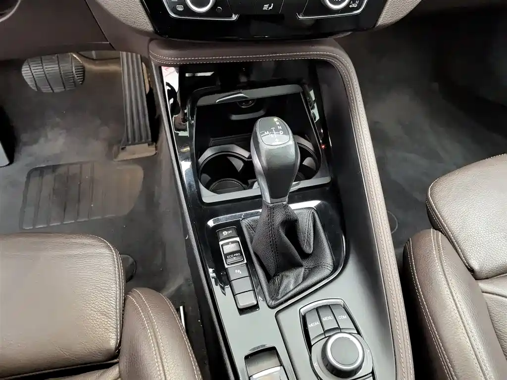 BMW X1 2018 — фото 13