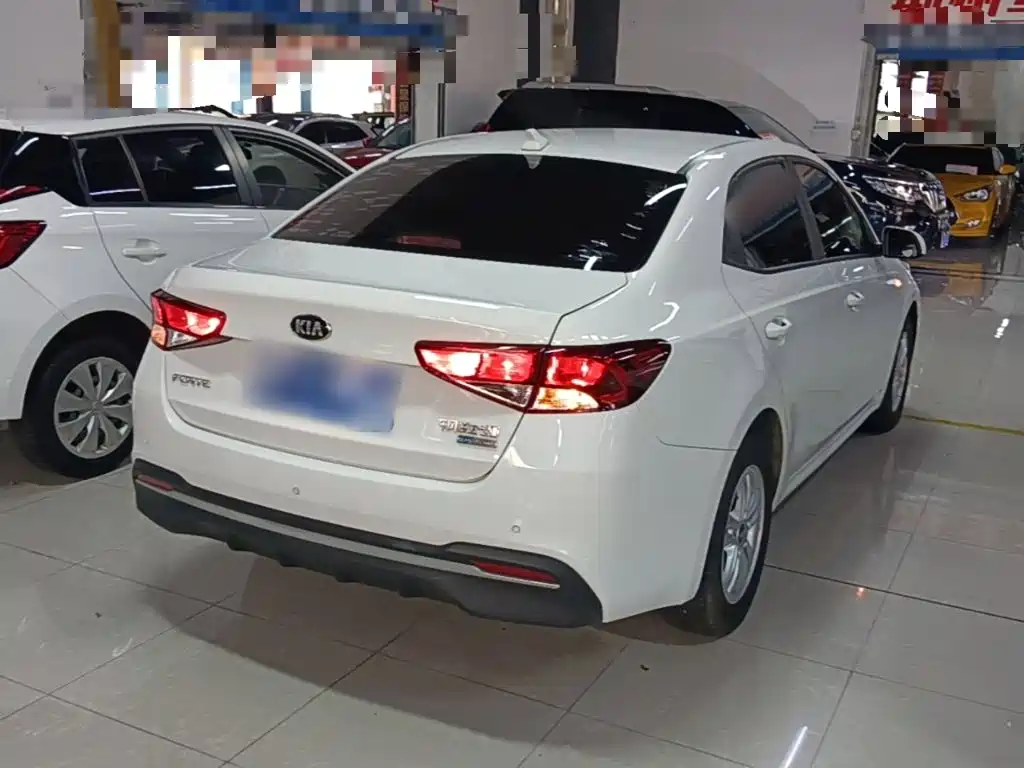 Kia Forte 2021 — фото 7