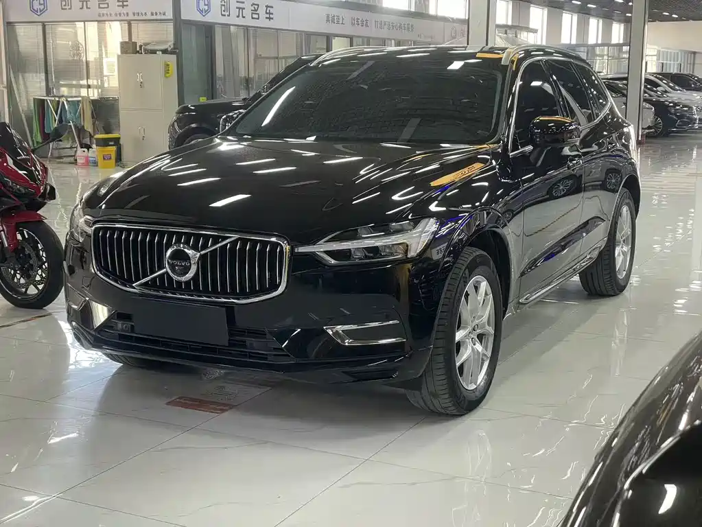 Volvo XC60 2020 — фото 1