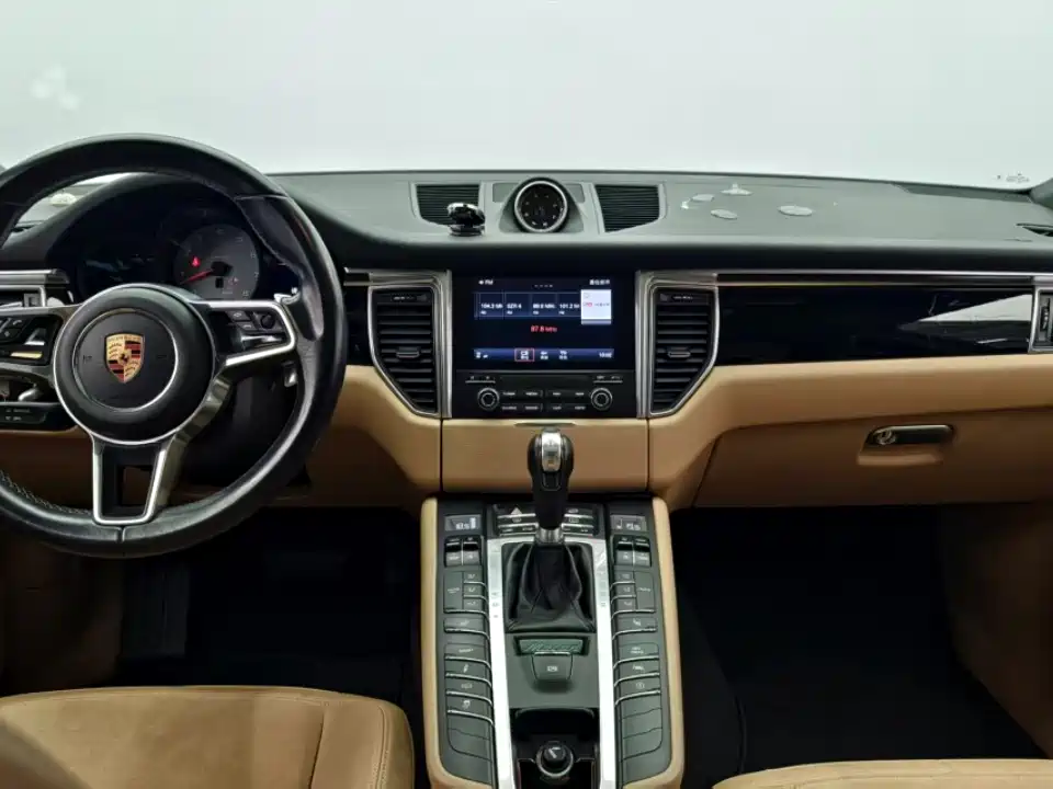 Porsche Macan 2017 — фото 10