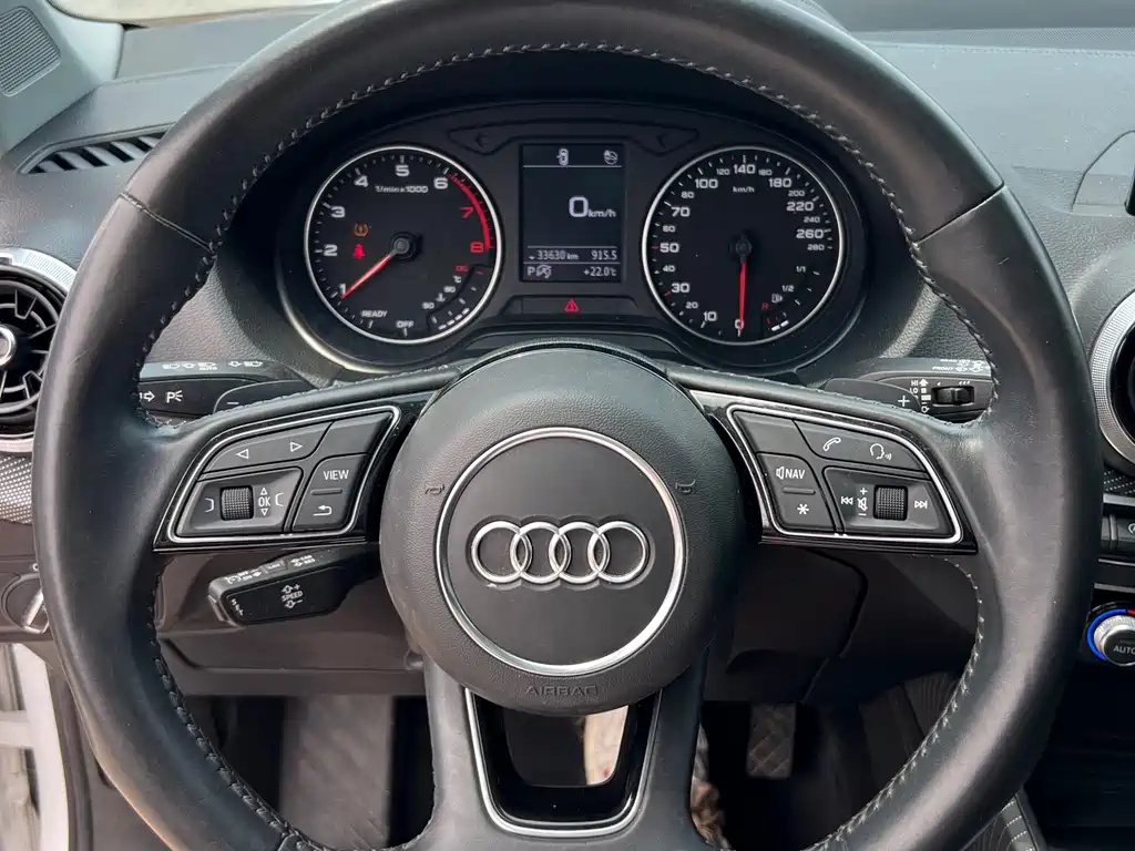 Audi Q2L 2022 — фото 10