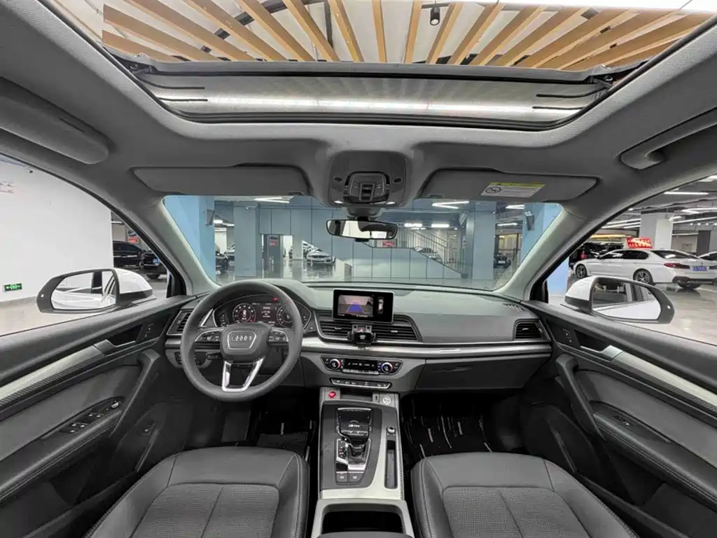 Audi Q5L 2019 — фото 16