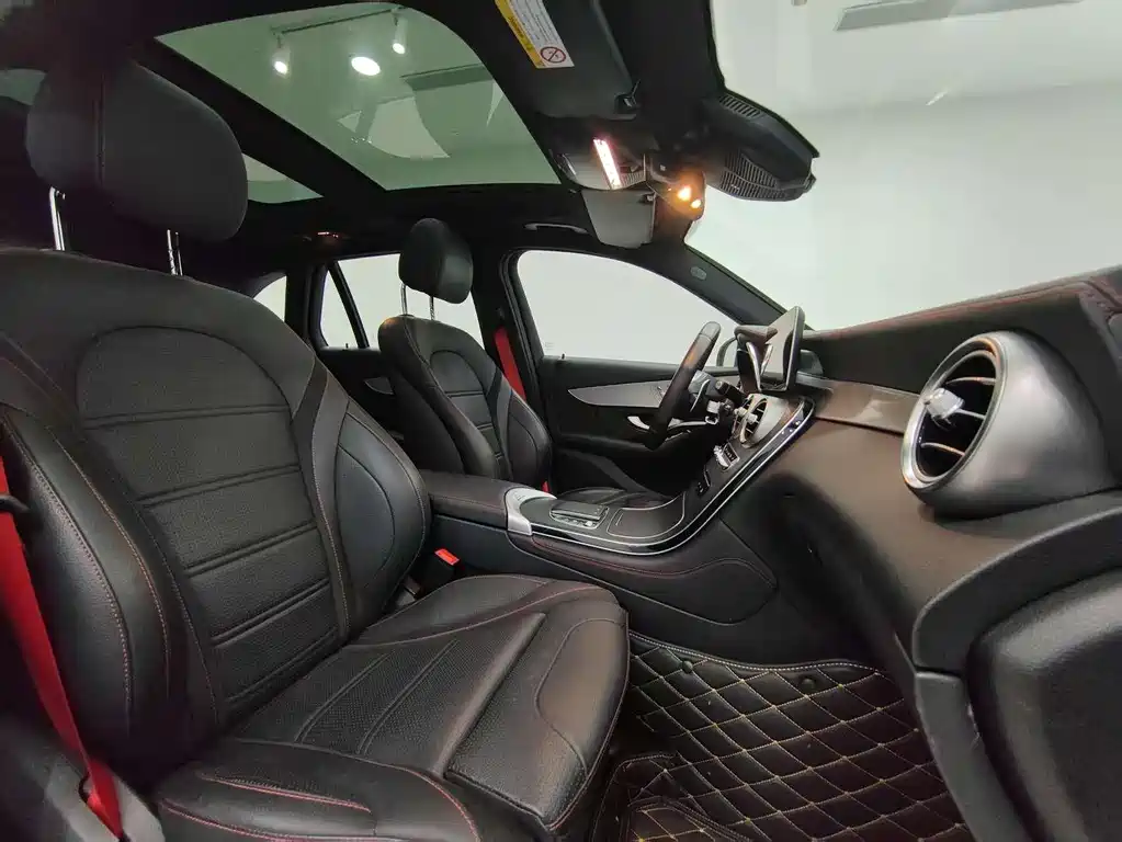 Mercedes-Benz GLC AMG 2020 — фото 17