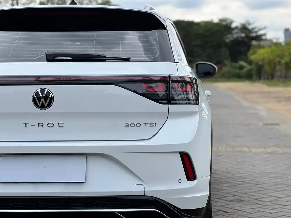 Volkswagen T-Roc 2023 — фото 10
