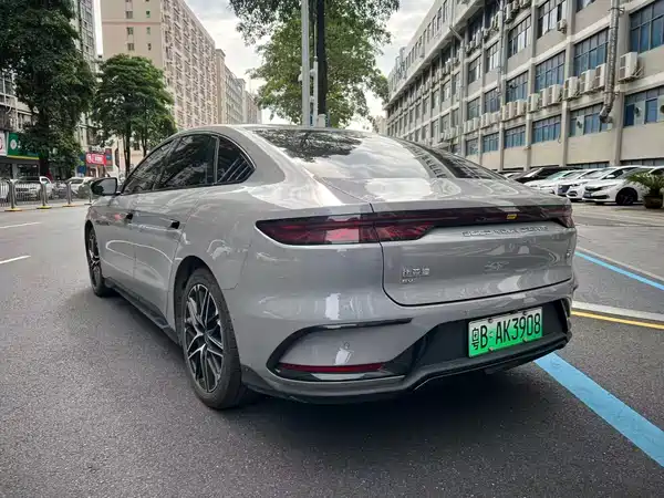 BYD Han 2024