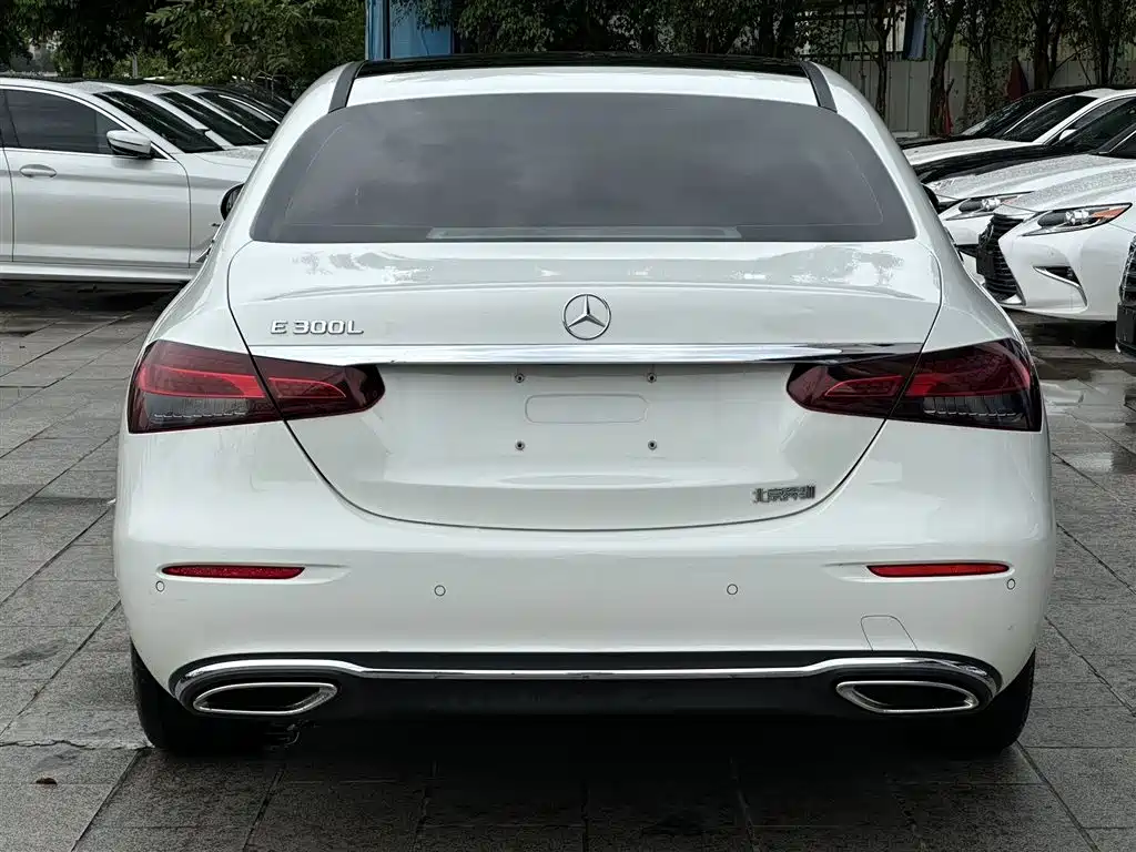 Mercedes-Benz E-Class 2022 — фото 4