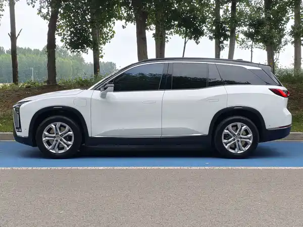 NIO ES8 2022