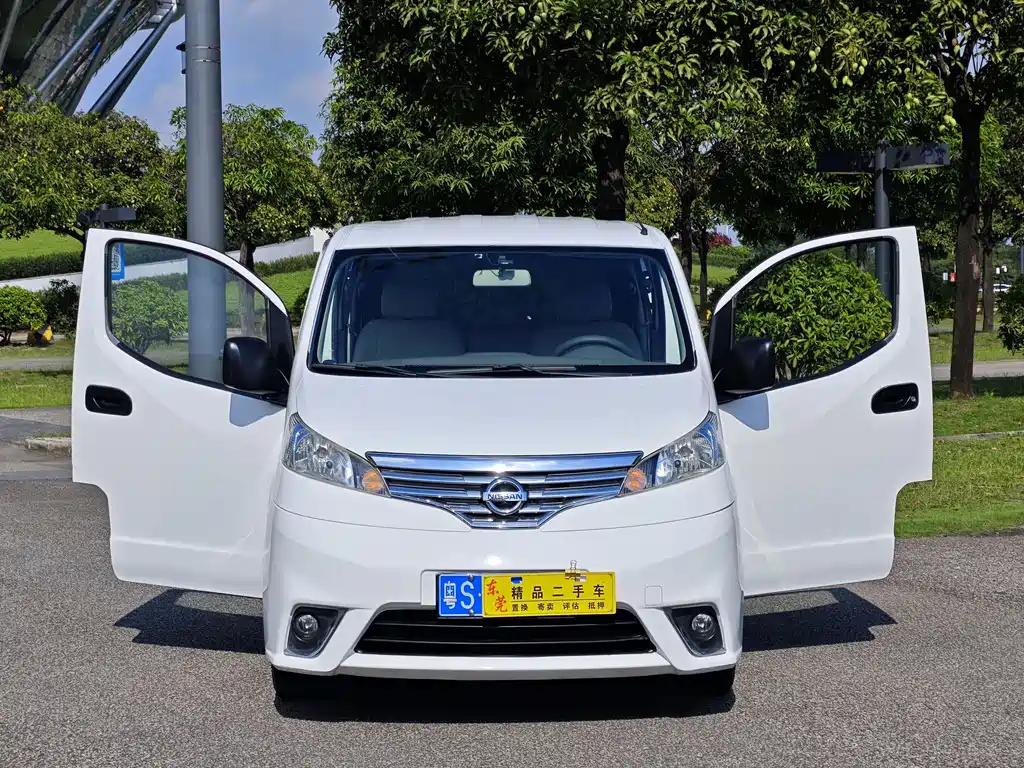 Nissan NV200 2018 — фото 11