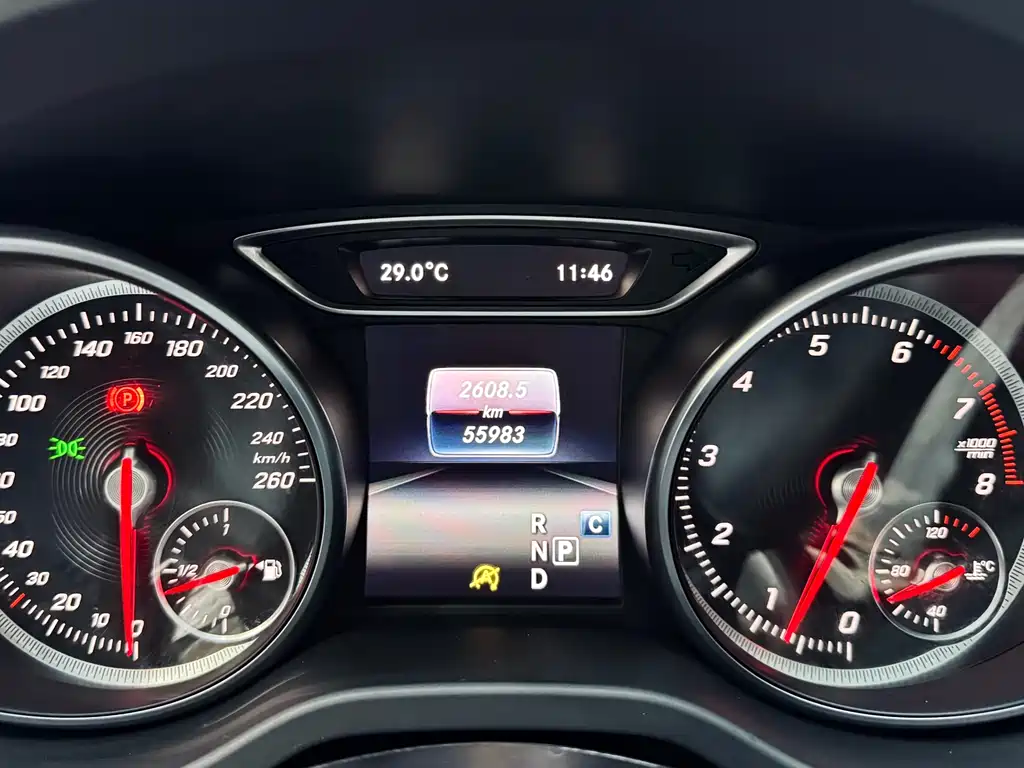 Mercedes-Benz GLA 2017 — фото 23