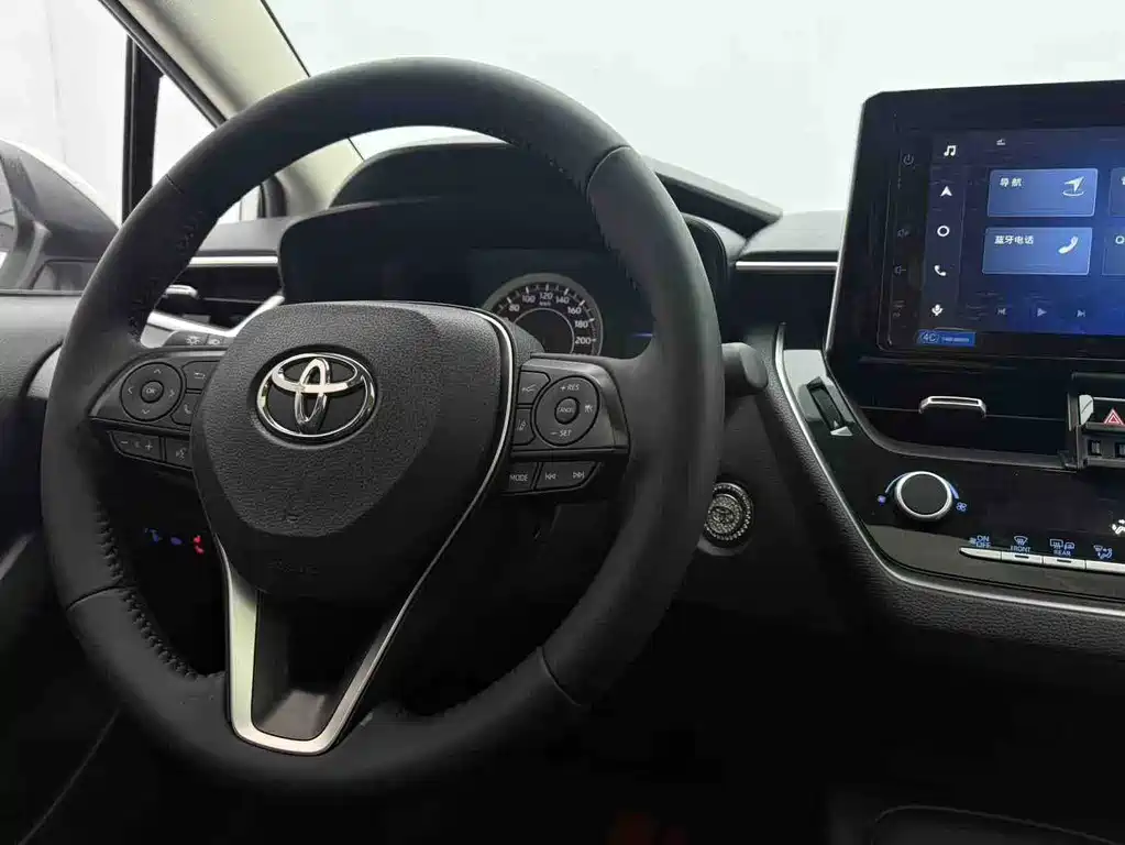 Toyota Corolla 2022 — фото 13