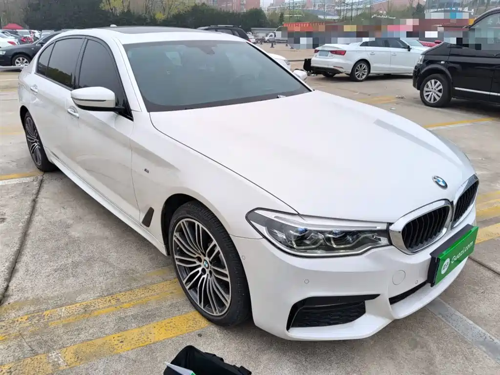 BMW 5 Series 2018 — фото 22