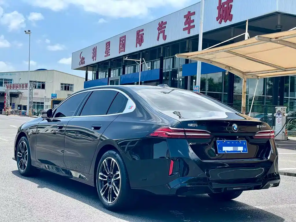 BMW 5 Series 2026