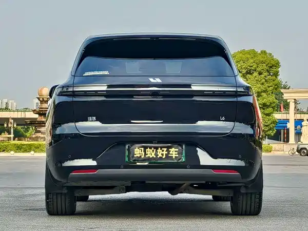Li Auto L6 2025