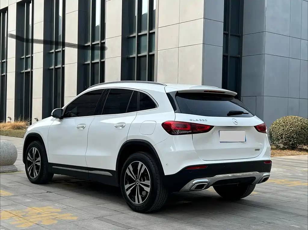 Mercedes-Benz GLA 2023 — фото 6