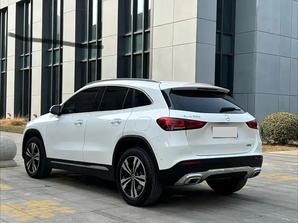 Mercedes-Benz GLA 2023