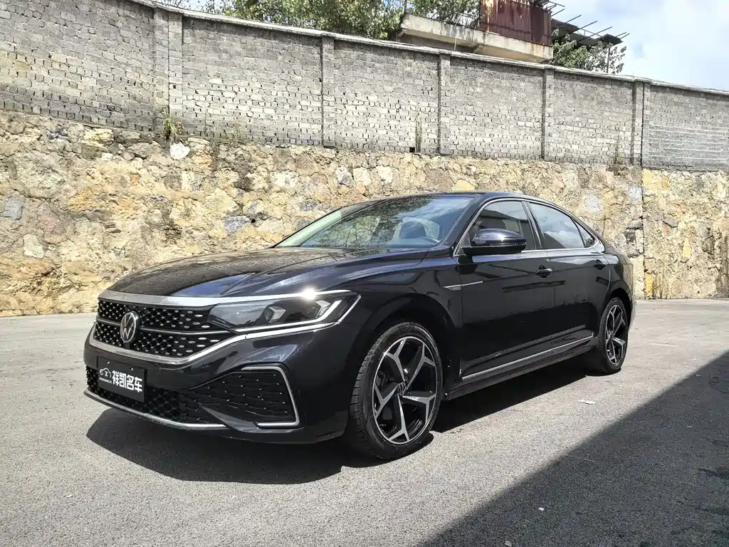 Volkswagen Passat 2023