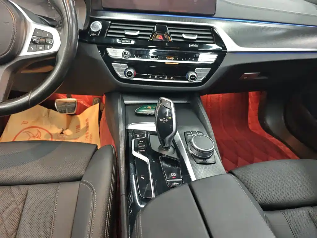 BMW 5 Series 2022 — фото 12