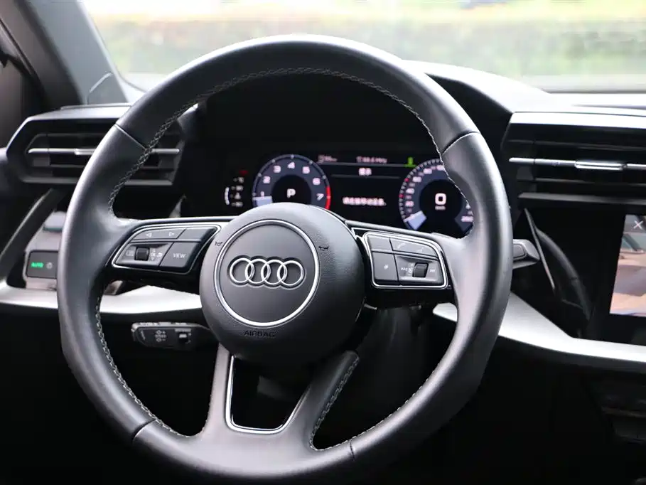 Audi A3 2023 — фото 13