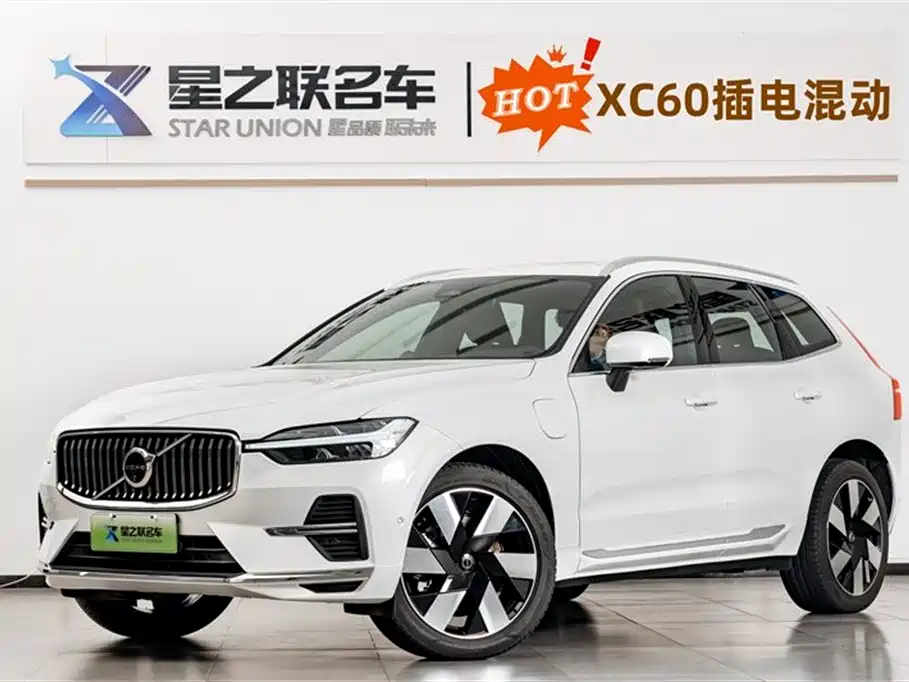 Volvo XC60 PHEV 2025 — фото 1