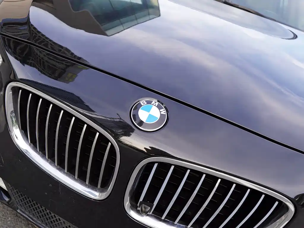 BMW 5 Series GT 2013 — фото 18
