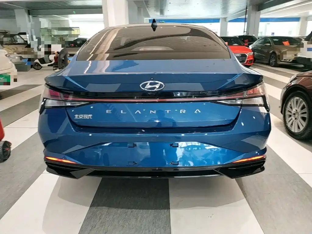 Hyundai Elantra 2021