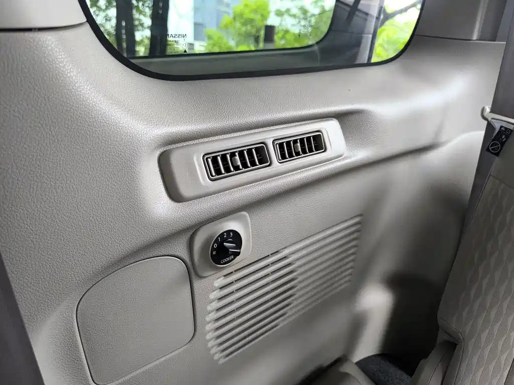 Nissan NV200 2018 — фото 15
