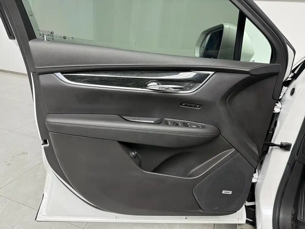 Cadillac XT5 2020 — фото 13