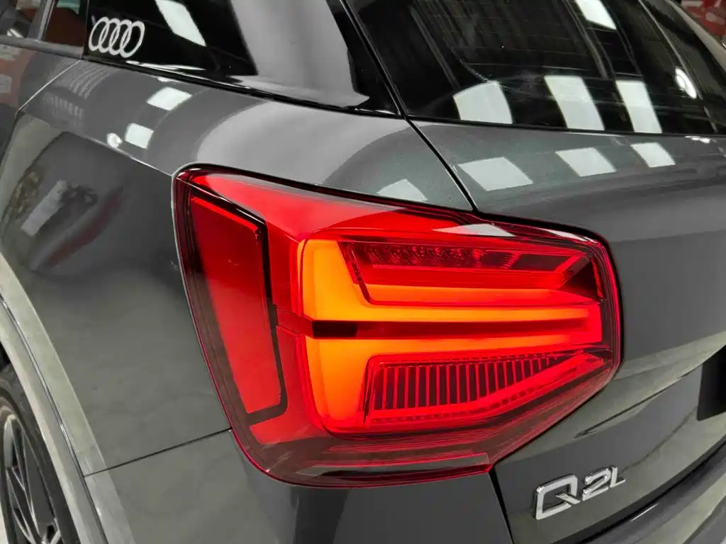Audi Q2L 2022 — фото 18