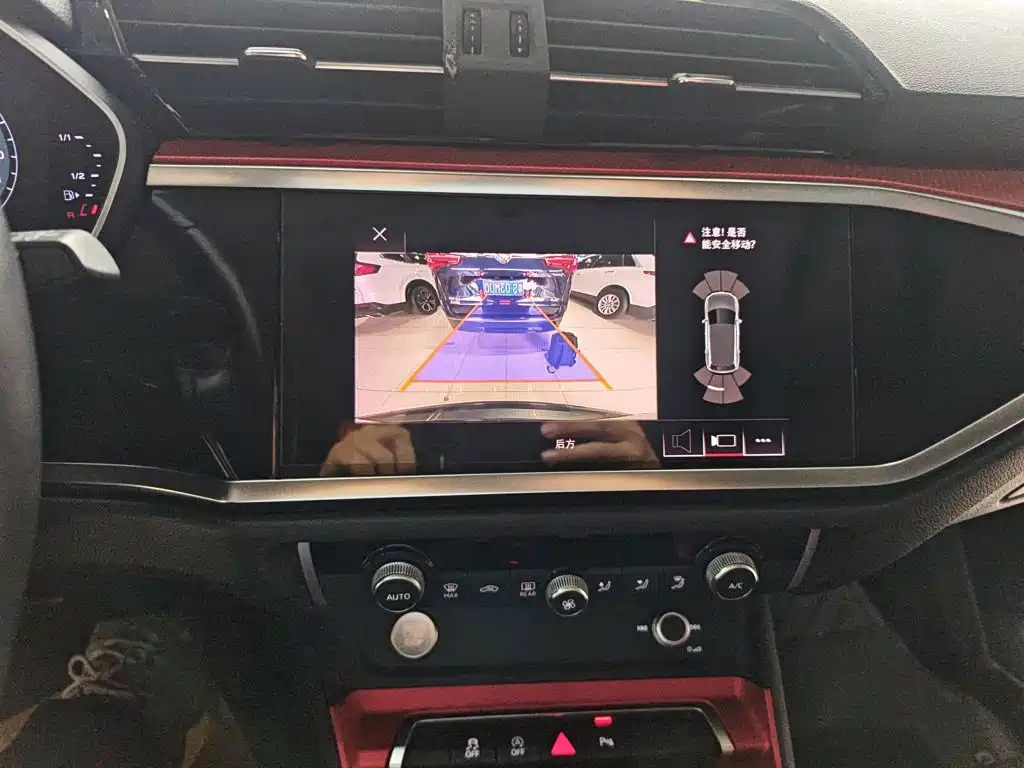 Audi Q3 2020 — фото 13