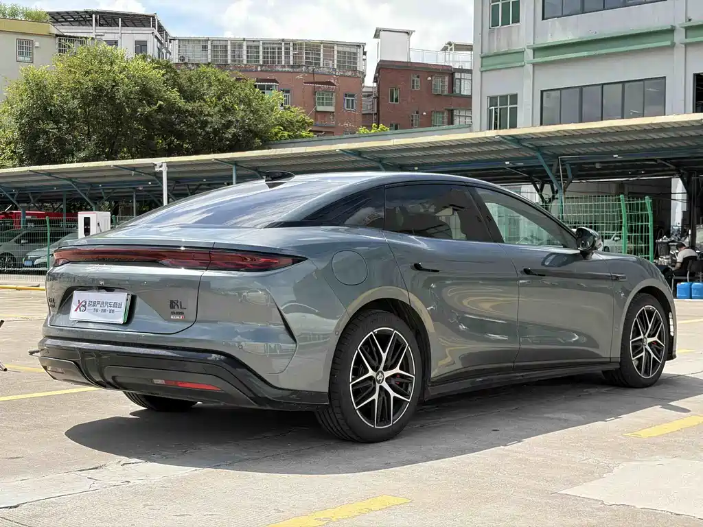 BYD Han L 2025
