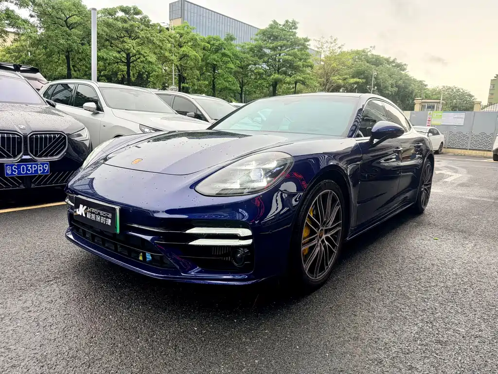 Porsche Panamera Hybrid 2022