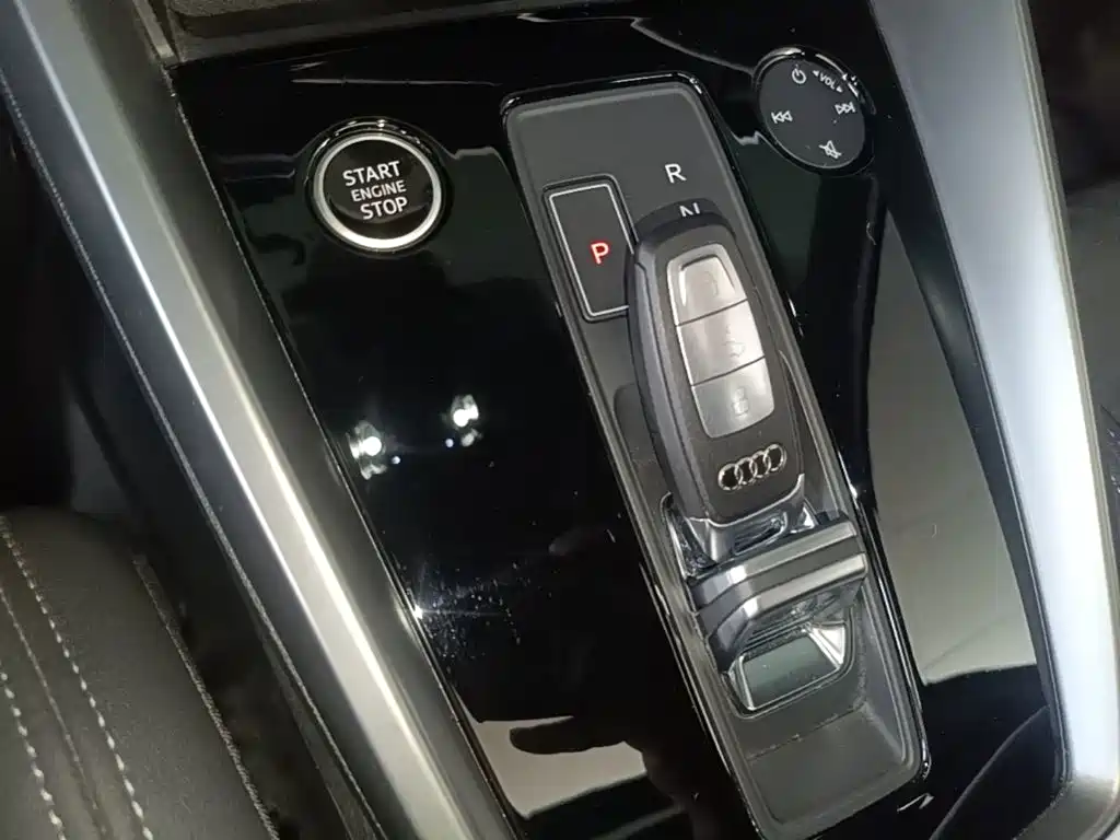 Audi A3 2023 — фото 15