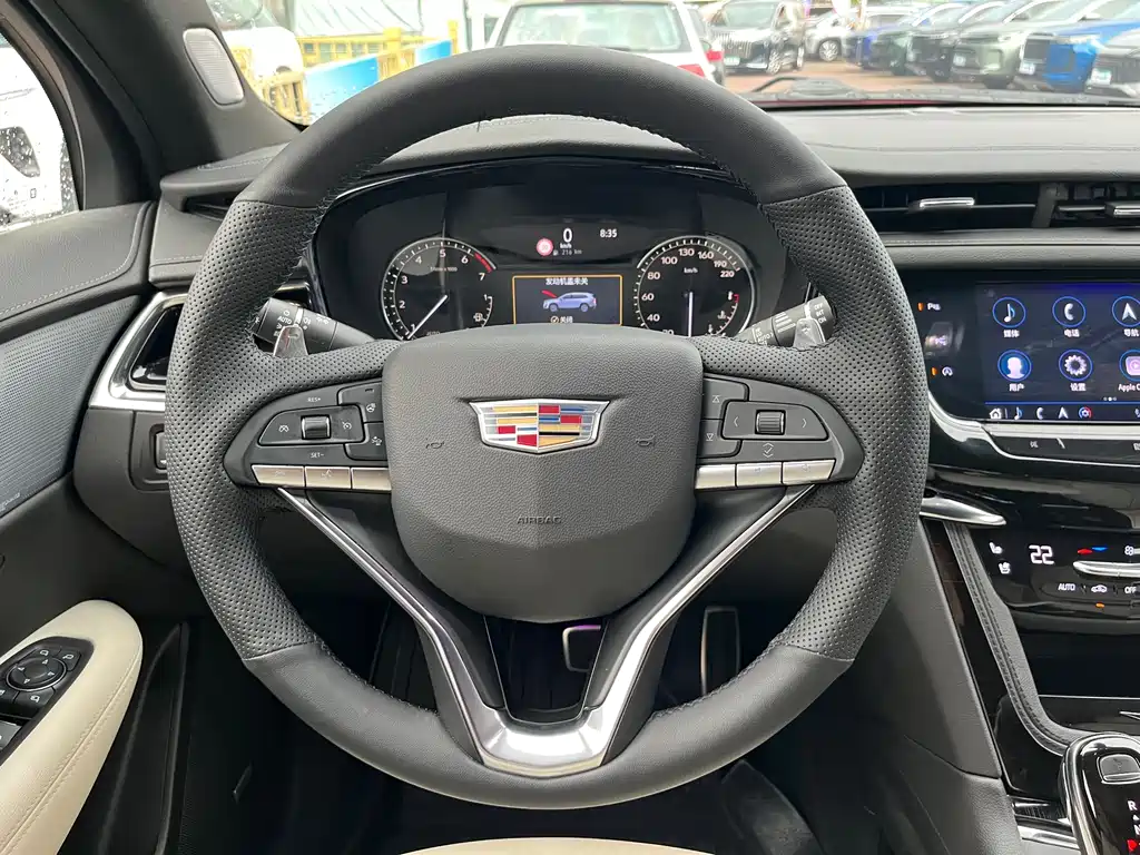 Cadillac XT6 2020 — фото 21