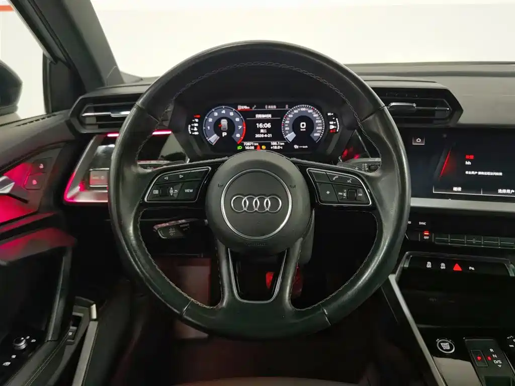 Audi A3 2023 — фото 11