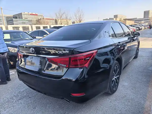 Toyota Crown 2018