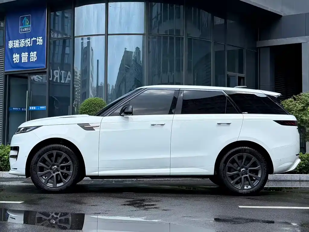 Land Rover Range Rover Sport 2024 — фото 5