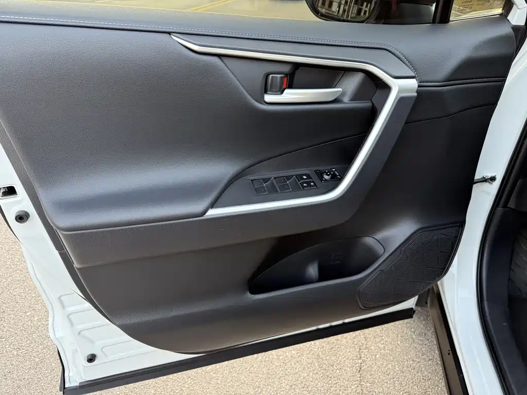 Toyota Wildlander 2023 — фото 19