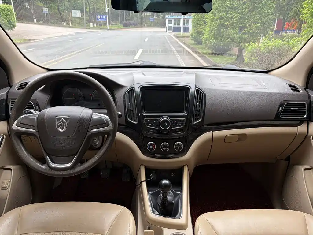 Baojun 730 2015
