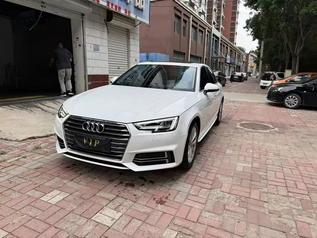Audi A4L 2019