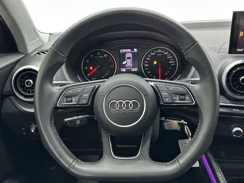 Audi Q2L 2022 — фото 12