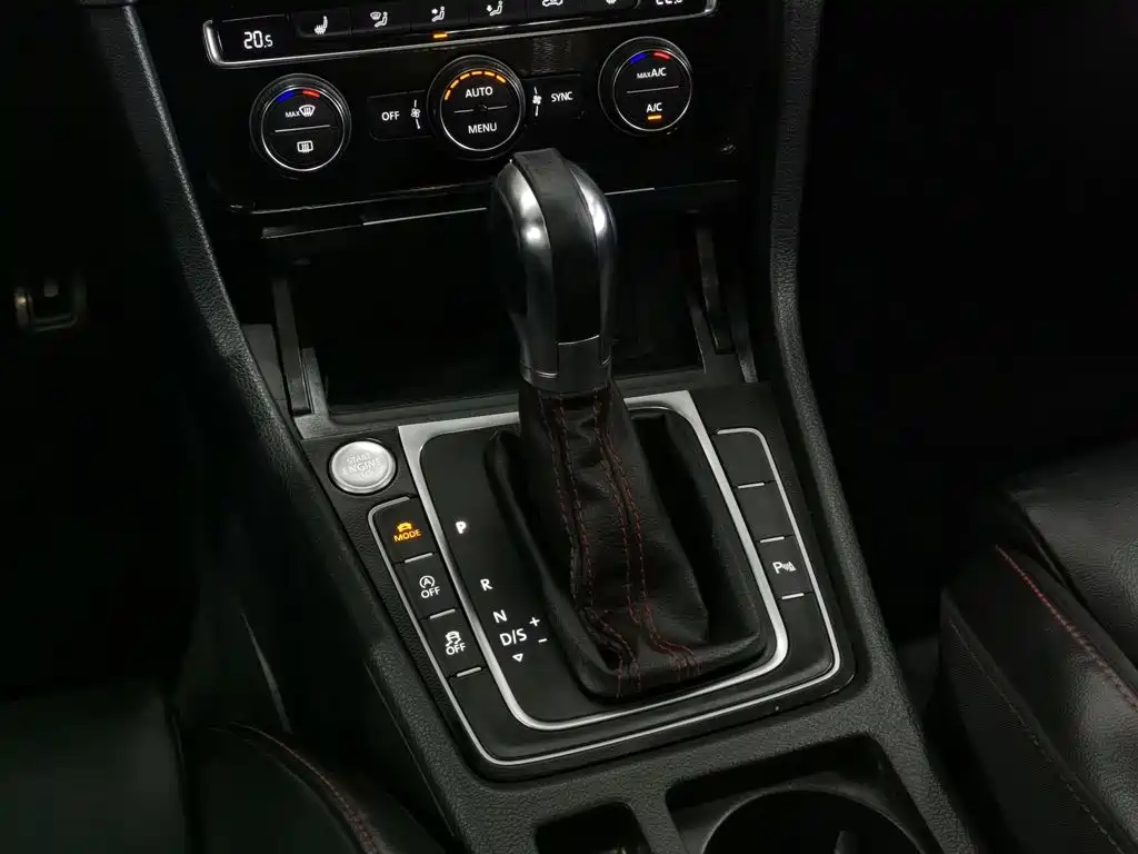 Volkswagen Golf GTI 2016 — фото 13