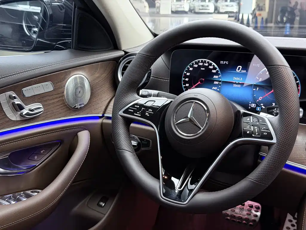 Mercedes-Benz E-Class 2021 — фото 36