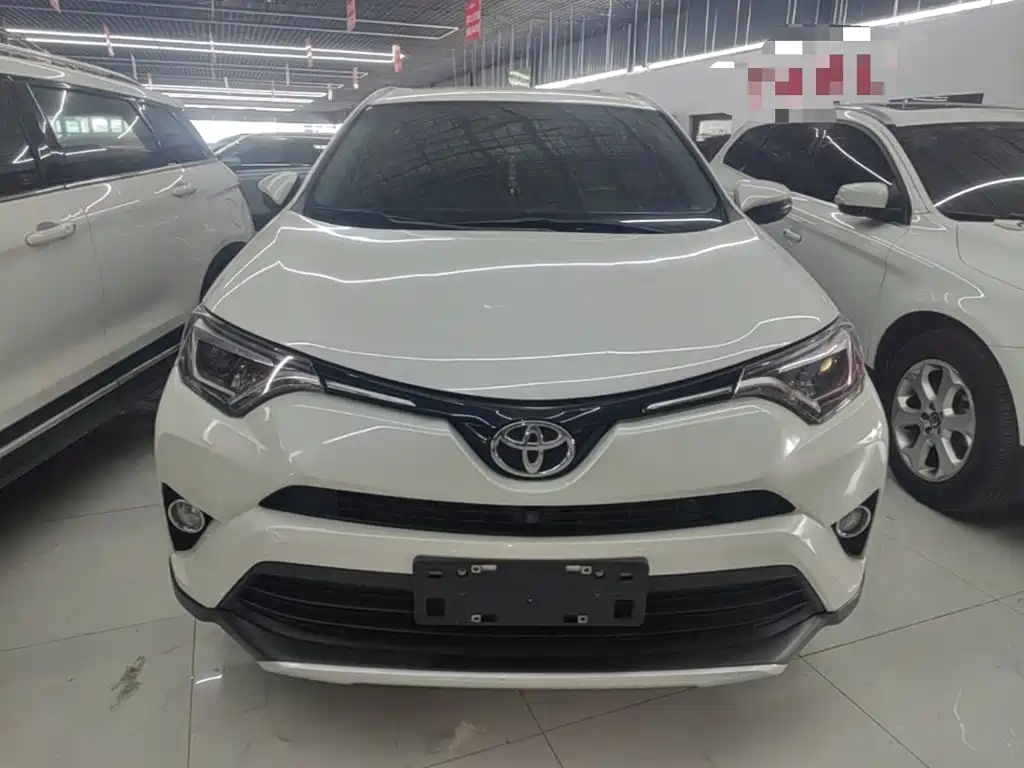 Toyota RAV4 2019 — фото 3