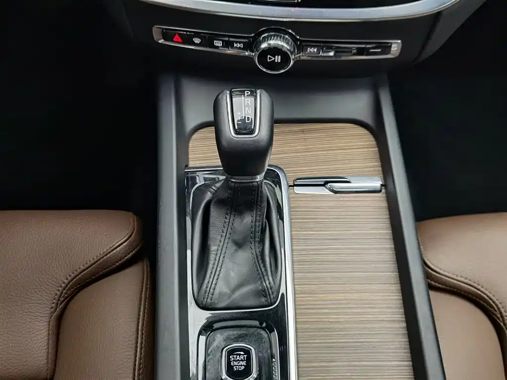 Volvo S60 2020 — фото 13
