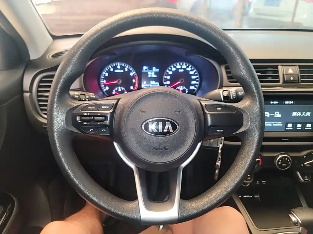Kia K2 2018 — фото 11