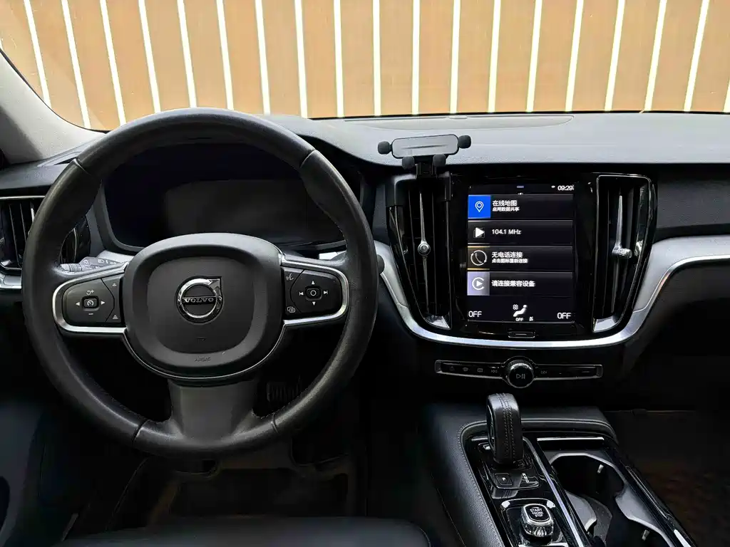 Volvo S60 PHEV 2020 — фото 16