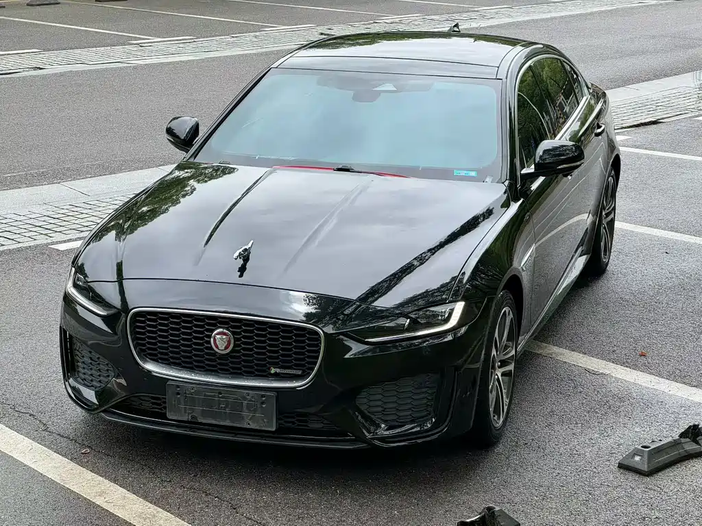 Jaguar XEL 2023 — фото 1