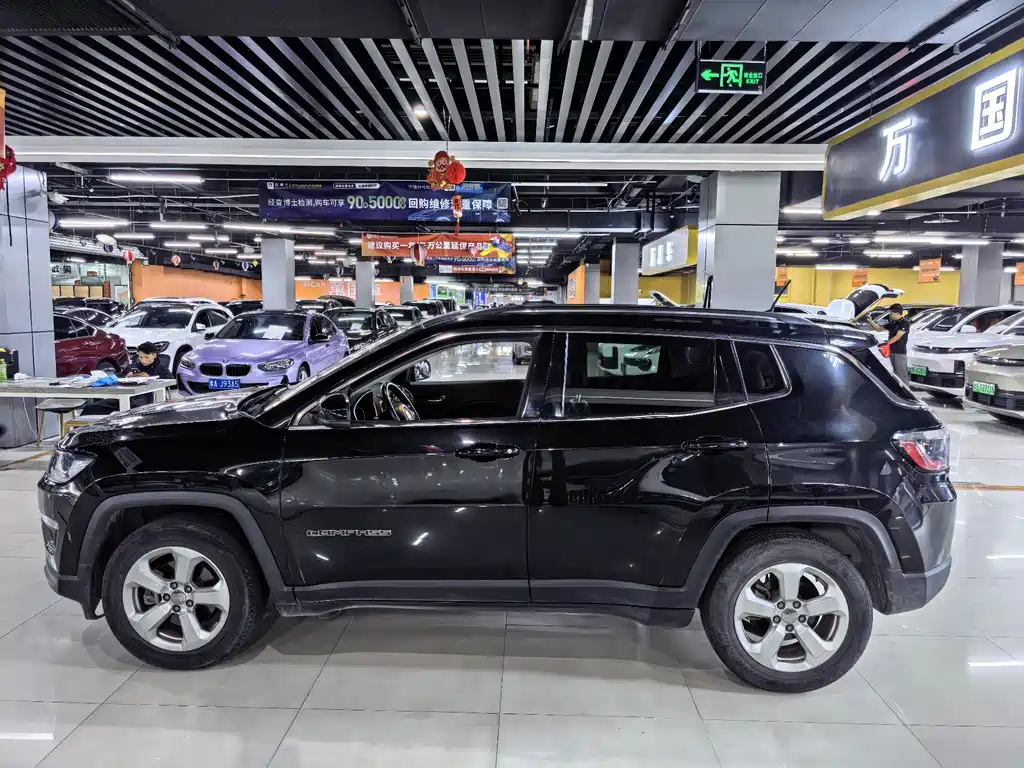 Jeep Compass 2017 — фото 7