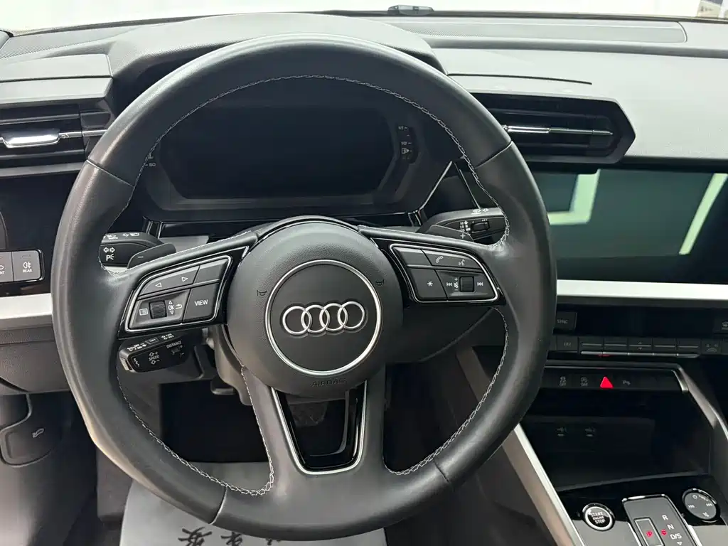 Audi A3 2023 — фото 10